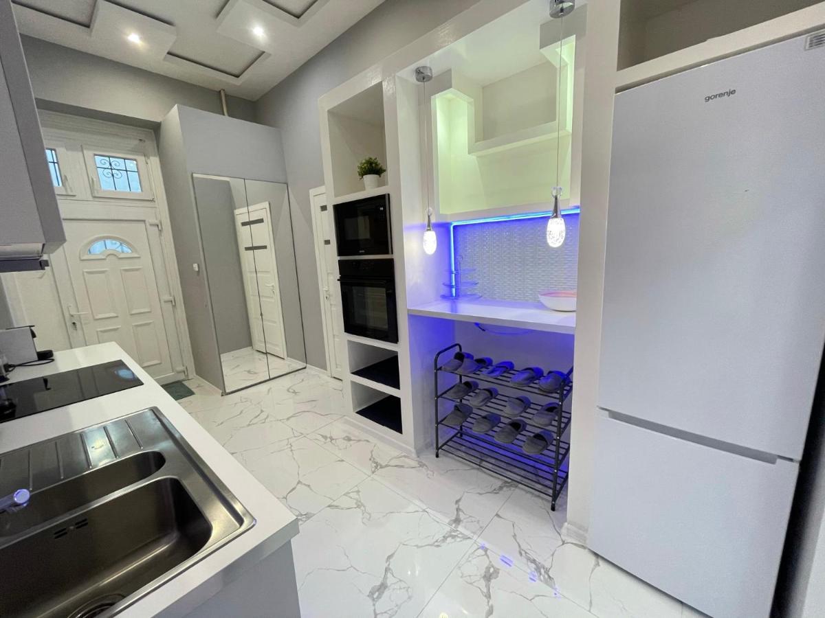 Deluxe Sapphire Residency - 4 Bedrooms บูดาเปสต์ ภายนอก รูปภาพ