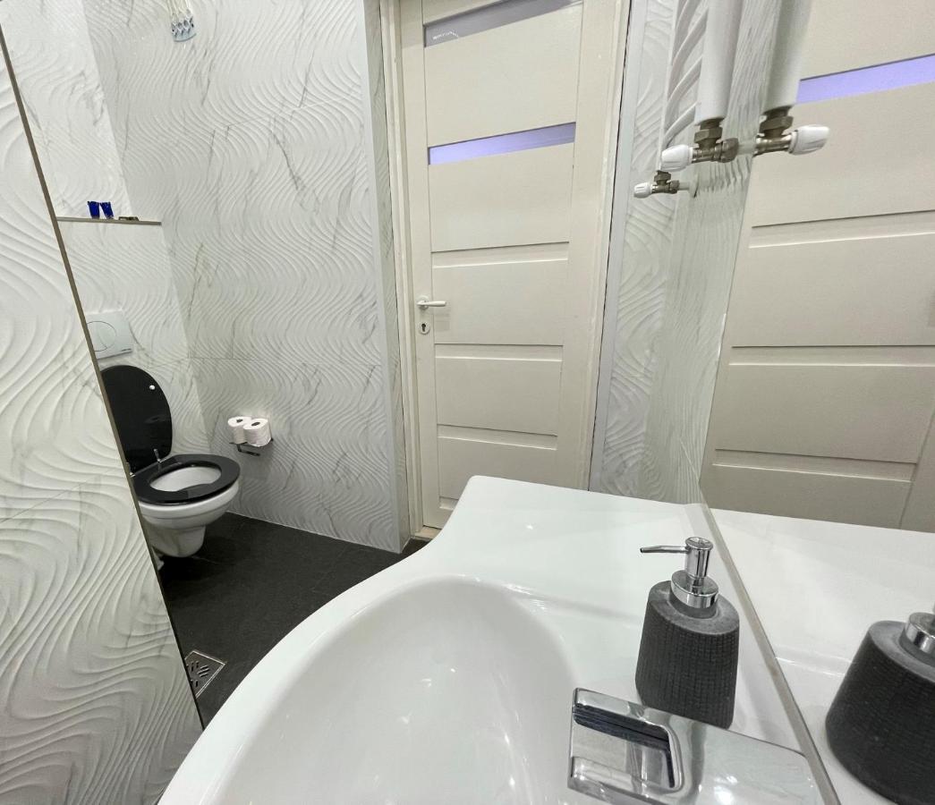Deluxe Sapphire Residency - 4 Bedrooms บูดาเปสต์ ภายนอก รูปภาพ